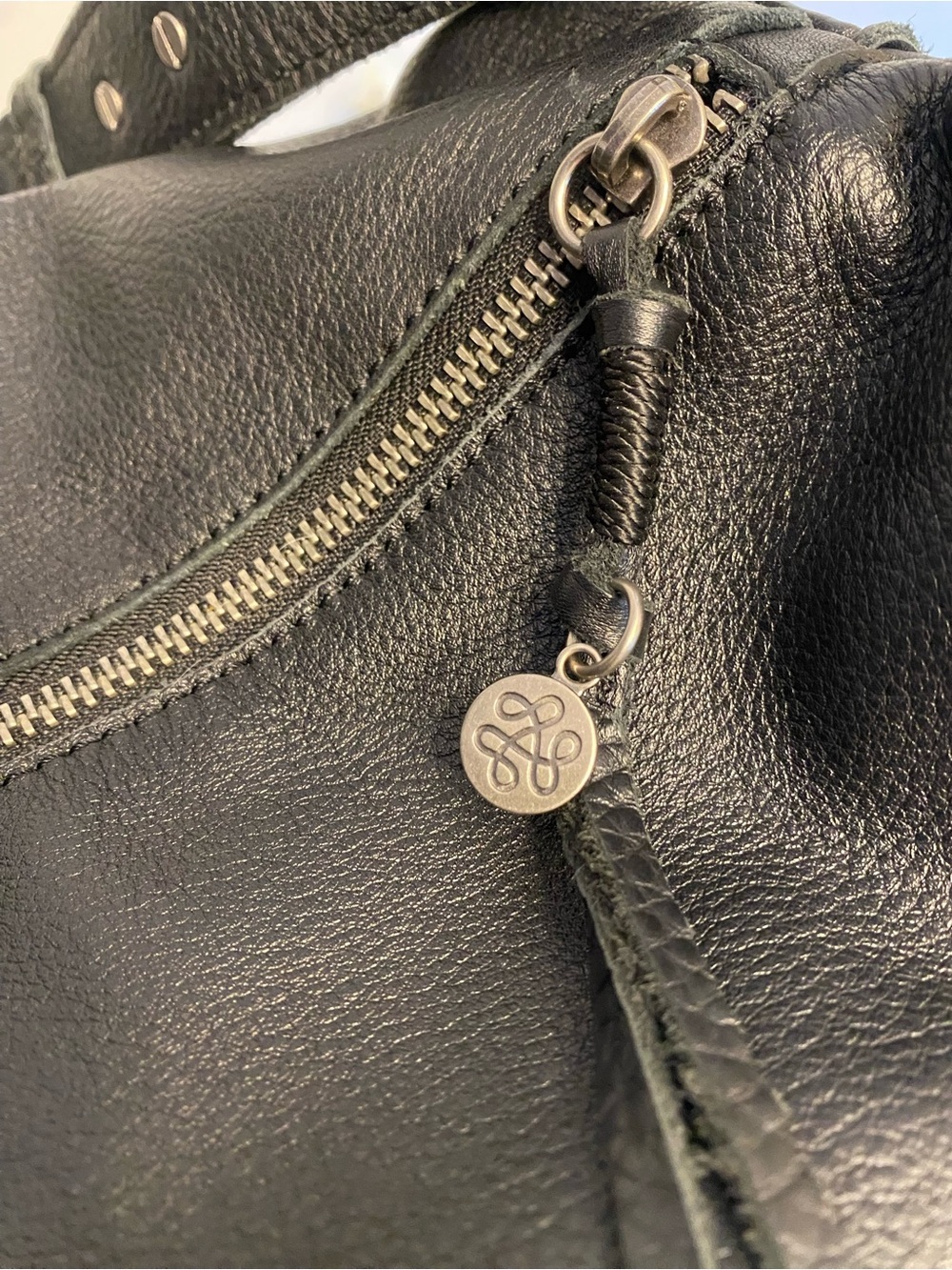 New Without Tags Le Sac Los Felix Black Leather Hobo Bag with Cross Body Strap - Picture 7 of 9